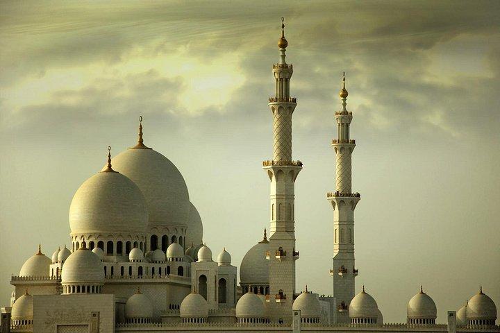 Visite d'une demi-journée d'Abu Dhabi Heritage Village et de la mosquée Sheikh Zayed