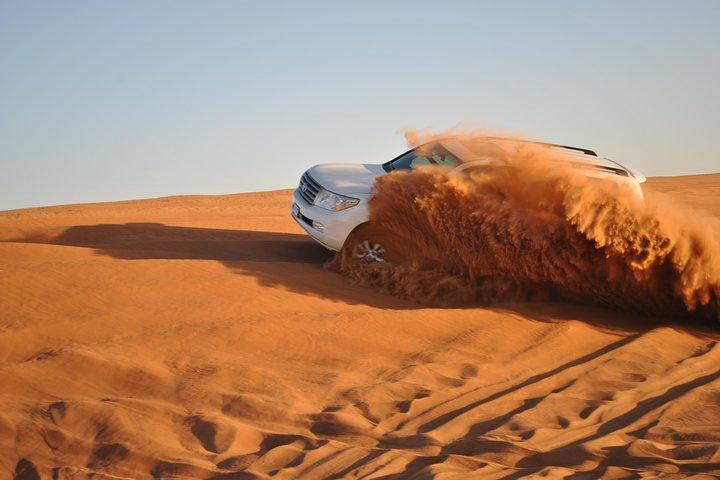 Safari dans le désert avec voiture 4x4 et dîner barbecue