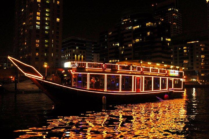 Dîner-croisière en boutre dans la marina de Dubaï avec transferts