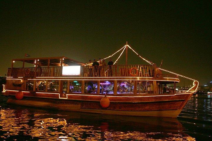 Dubaï Creek Dhow Dîner Croisière avec Buffet et Animations Live