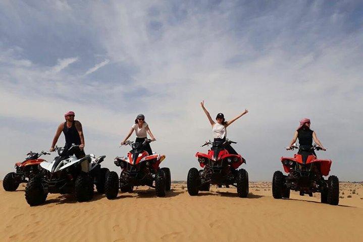 Dubaï Morning Desert Safari avec Quad Bike et Camel Ride