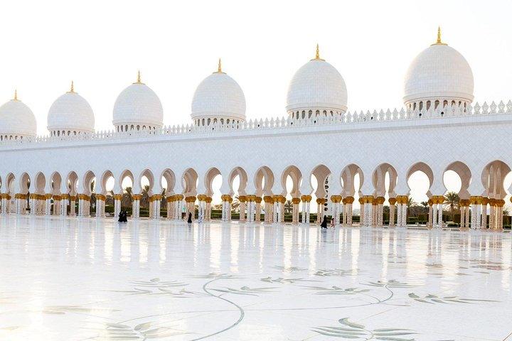 Visite d'Abu Dhabi avec entrée au musée du Louvre et déjeuner