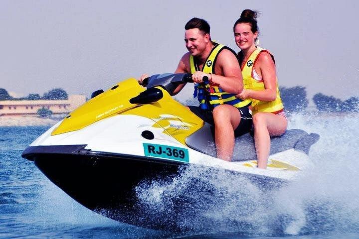 Jet ski
