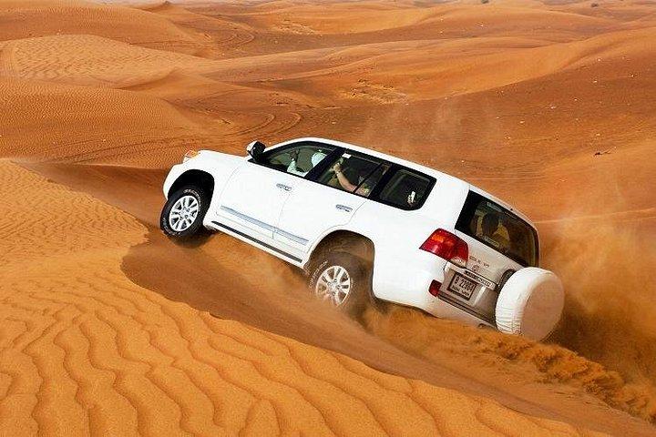 Desert Safari Dubai avec quad, balade à dos de chameau, dîner barbecue, spectacle en direct