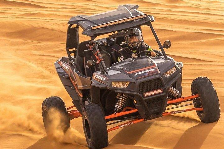 Dubaï Dune Buggy Desert Drive avec balade en chameau et planche à sable