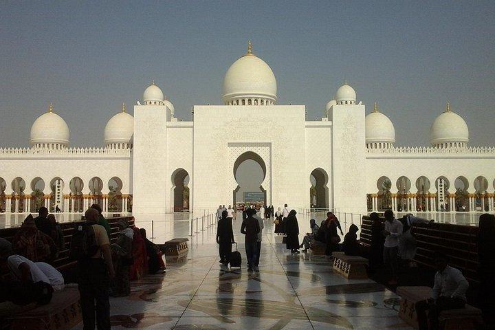 Abu Dhabi: visite privée avec chauffeur professionnel de Dubaï