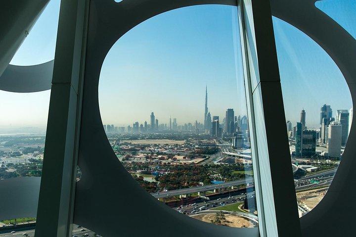 Dîner combiné Dubai Frame et croisière en boutre en soirée