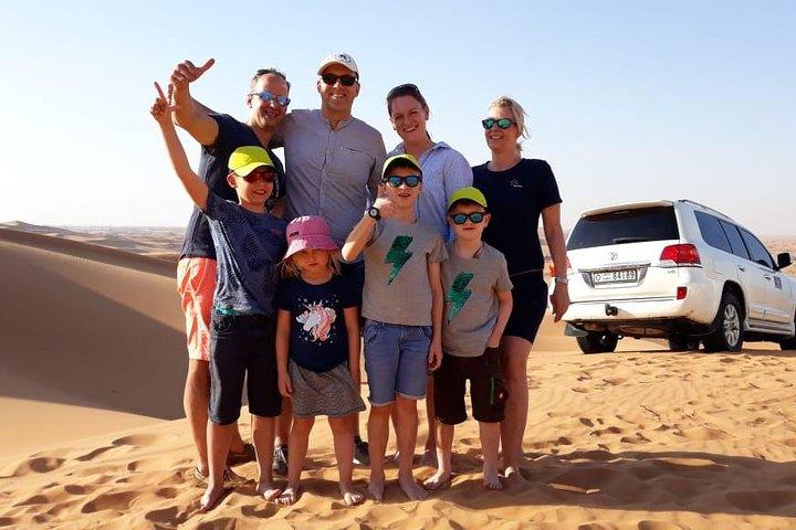 Famille en safari sur les dunes