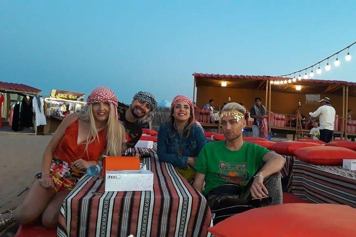 Camp du safari dans le désert de Dubaï