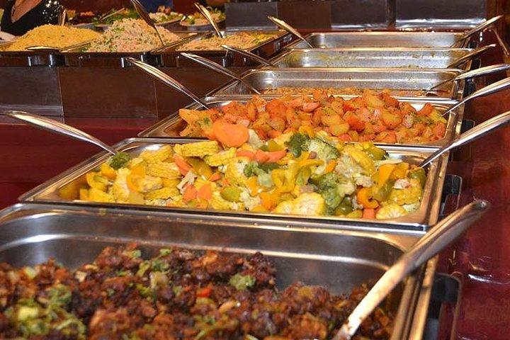 Menu buffet lors du safari dans le désert de Dubaï