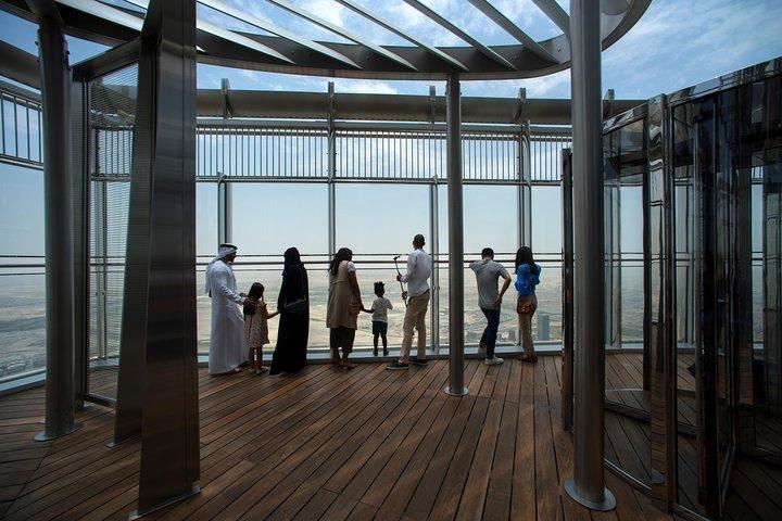 Au sommet Burj Khalifa SKY Terrace au niveau 148