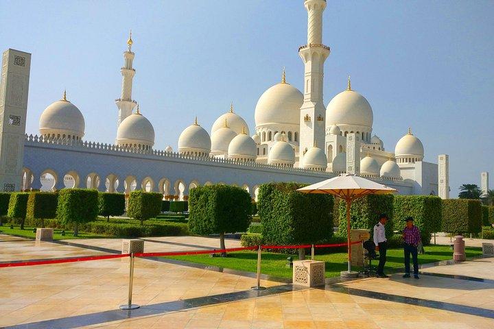 Visite guidée de la ville d'Abu Dhabi, transfert privé