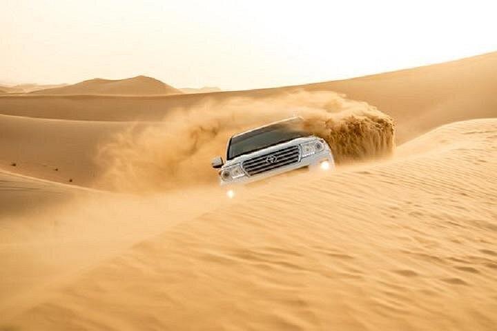 Safari dans le désert Dubaï avec dîner barbecue et divertissement en direct