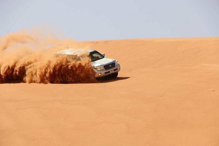 Soirée privée 4x4 Desert Safari - Véhicule exclusif