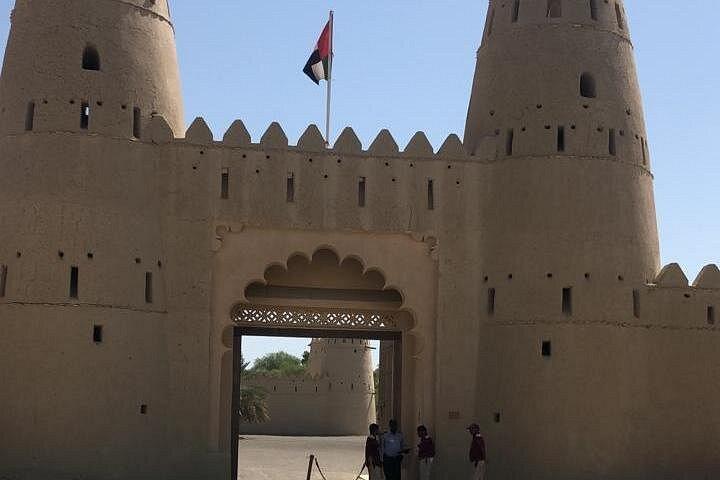 Visite privée de la ville d'Al Ain avec déjeuner au départ de Dubaï