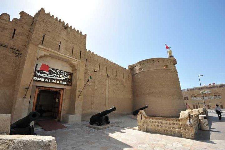 Visite à pied de Dubaï "Quartier Fahidi, Musée de Dubaï, Souks"