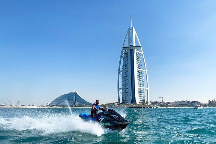 Tour en jet ski à Dubaï : Burj Khalifa et Burj Al Arab avec jus de fruits frais