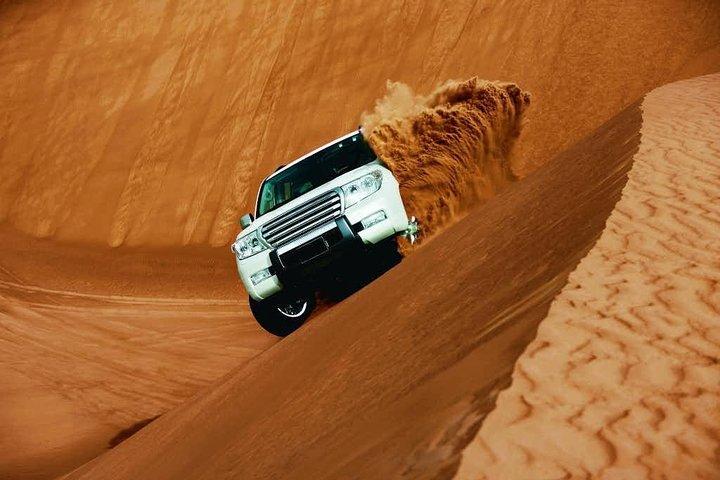Safari dans les dunes du désert de Dubaï et à dos de chameau avec dîner barbecue