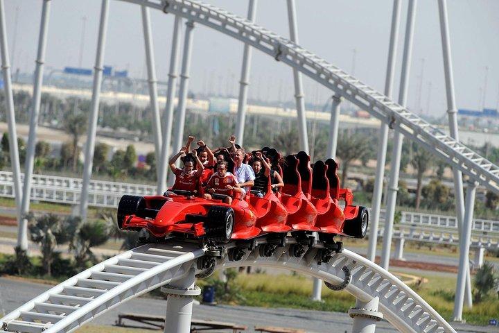 Visite de la ville d'Abu Dhabi avec Ferrari World et déjeuner buffet