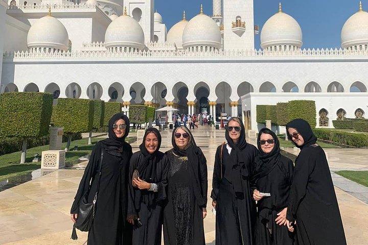 Visite d'Abu Dhabi, visite de la ville de Dubaï, safari dans le désert et dîner barbecue