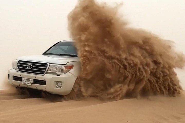 Balade dans les dunes du désert avec embarquement de sable et chameau