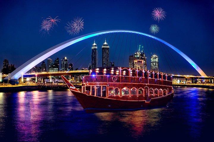Dîner croisière en boutre sur le canal de Dubaï