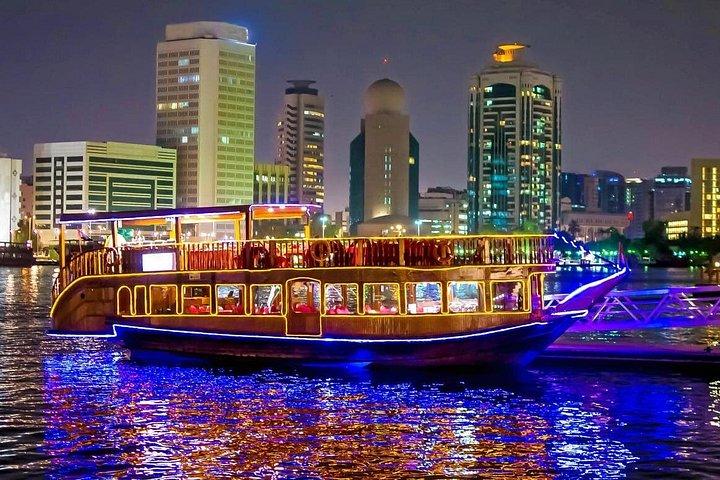 Visite de la ville de Dubaï + canal de croisière en boutre avec transfert