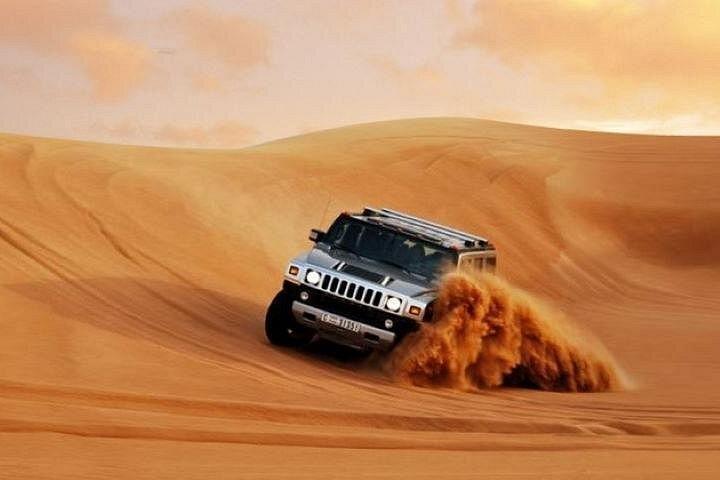 HUMMER Desert Safari Dubaï | Promenade à dos de chameau | Dîner barbecue dans le désert