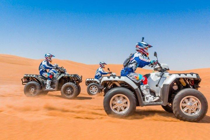 Safari dans le désert avec Dune Bashing et dîner barbecue à 4 plats illimité