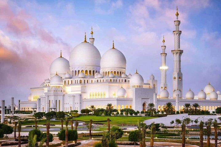 Dubaï et Abu Dhabi : Visite des monuments emblématiques et des points forts de la ville