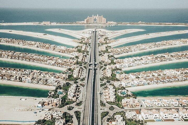 Visite privée en voiture de Dubaï avec Palm Jumeirah, la crique de Dubaï et les souks de Deira