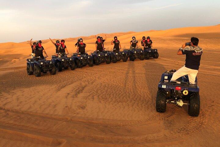 Dubaï en quad, embarquement sur sable, promenade à dos de chameau et rafraîchissements