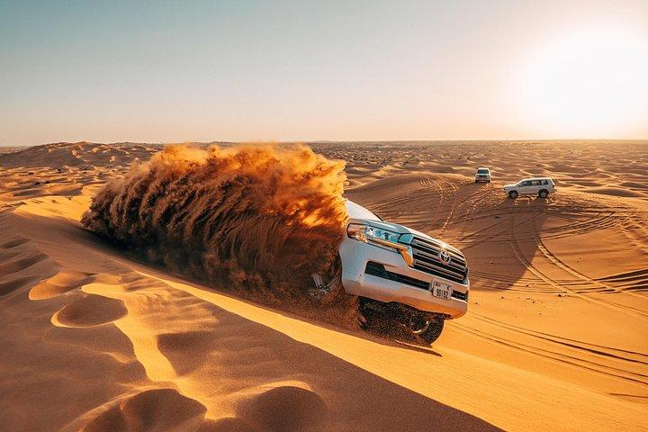 Morning Red Dune Desert Safari à Dubaï avec balade à dos de chameau et sandboard