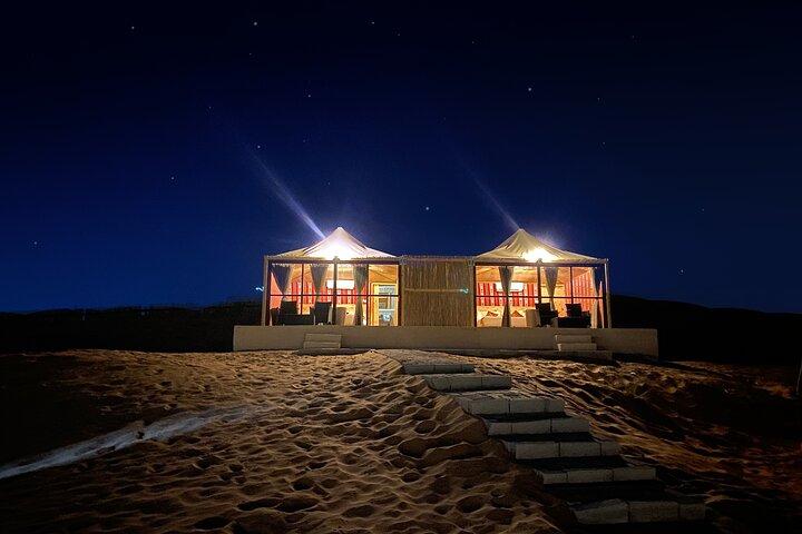 Tente de camping de nuit