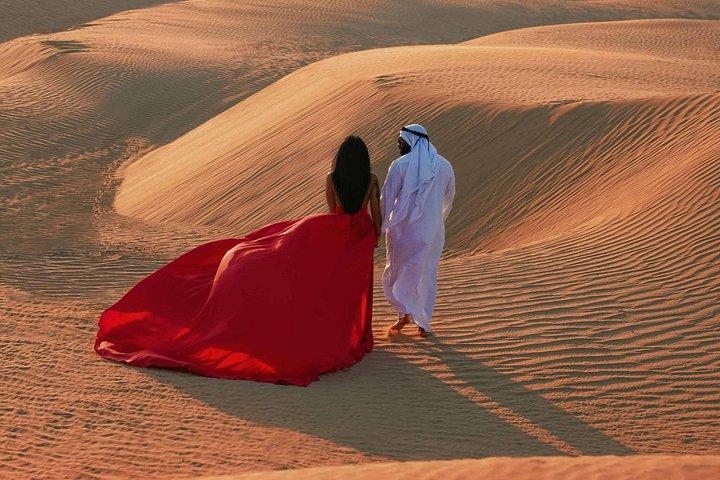 Séance photo en couple avec notre robe volante emblématique