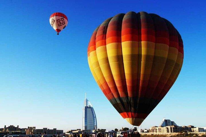 Montgolfière de Dubaï avec vue sur le désert avec spectacle de faucon et petit-déjeuner