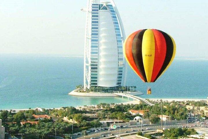 Visite guidée en montgolfière Sun Rise à Dubaï