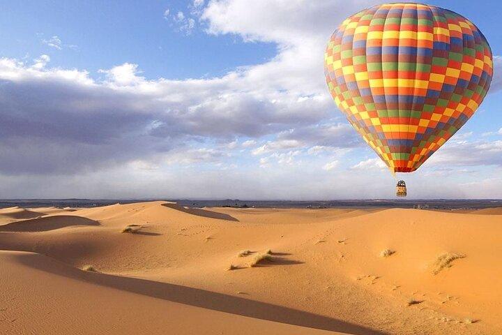Profitez d'une incroyable visite guidée en montgolfière