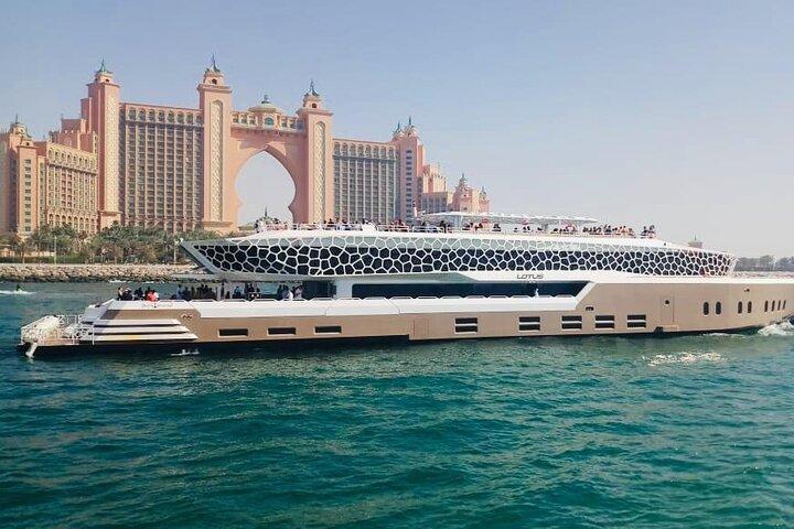 Dîner-croisière de luxe 7 étoiles Mega Yacht avec buffet international