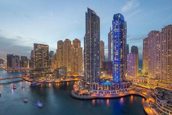 Profitez de la visite en yacht de luxe de la marina de Dubaï avec BF