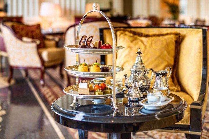 Thé de l'après-midi au Palazzo Versace à Dubaï