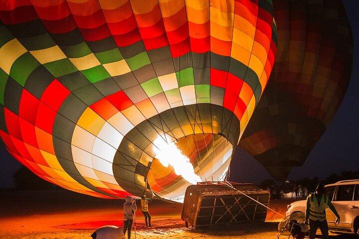 Balade en montgolfière à petit budget Vues sur le désert de Dubaï