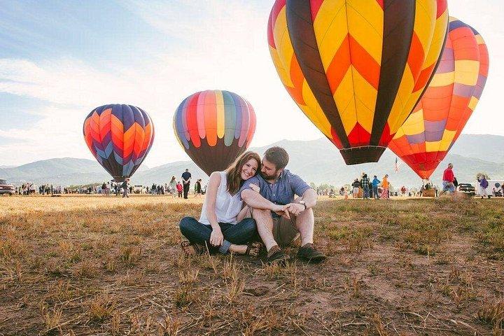 Incroyable magnifique désert de Dubaï en montgolfière, spectacle de faucons et chameau
