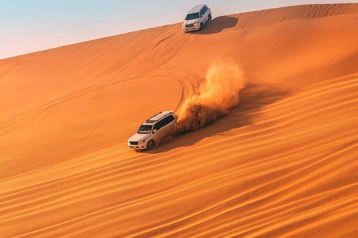 Dubaï : safari avec dîner barbecue en direct, promenade à dos de chameau et spectacles en direct