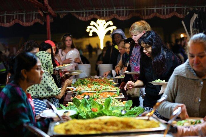 Dîner safari tout compris dans les dunes dans le spectacle en direct du désert de Dubaï et prise en charge à l'hôtel