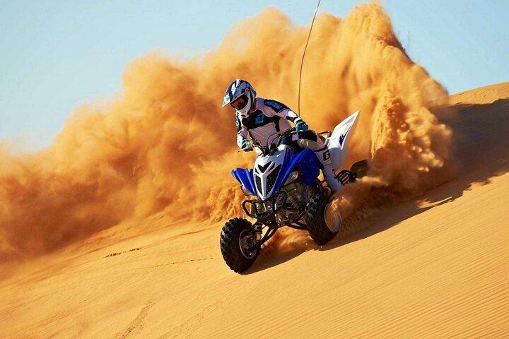 Safari VIP dans le désert de Red Dune avec quad, chameau et dîner barbecue