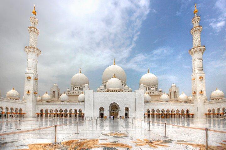 Grande mosquée et visite privée de Qasr Al Watan Abu Dhabi au départ de Dubaï