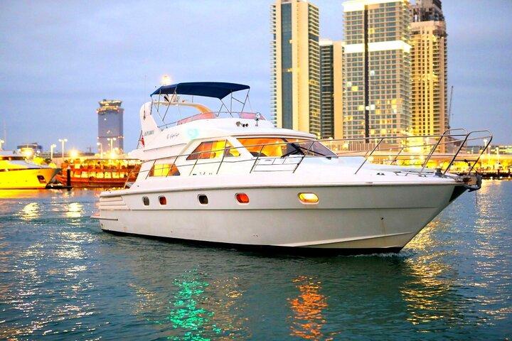 Yacht de luxe privé de 42 pieds pour toutes les occasions - 04 heures