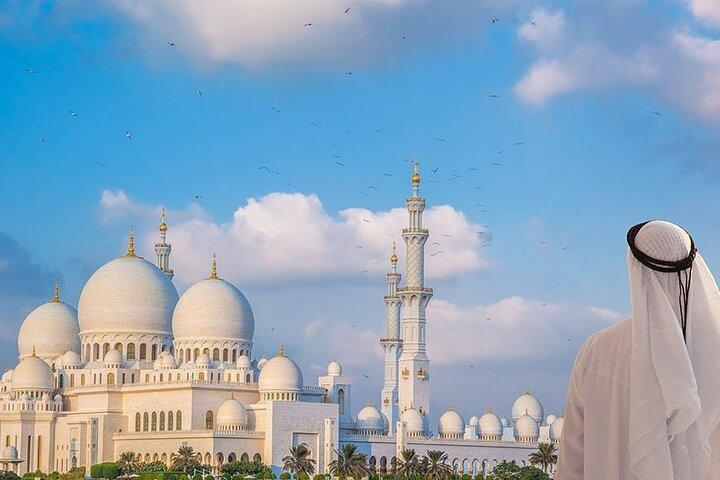 Tour de ville d'Abou Dabi Journée complète avec voiture privée jusqu'à 6 PAX