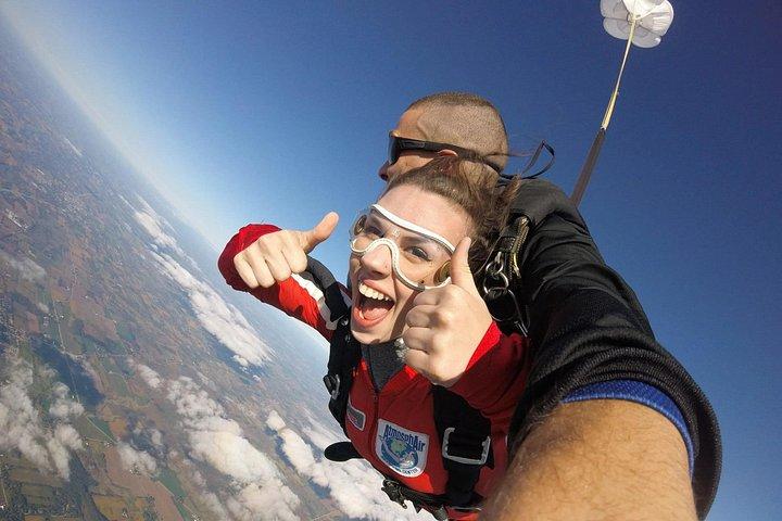 Skydive Abu Dhabi avec transfert depuis Dubaï